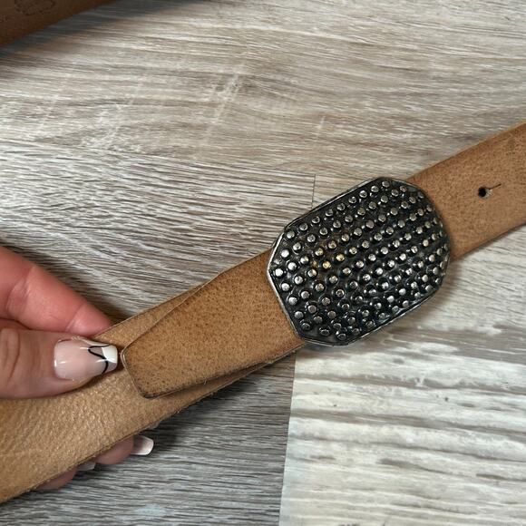 Brave Leather Studded Buckle Belt Tan Distressed Leather 42” Western Made Canada - Picture 2 of 8